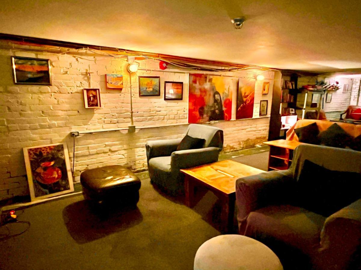 The Only Backpacker'S Inn (Adults Only) Toronto Exterior foto