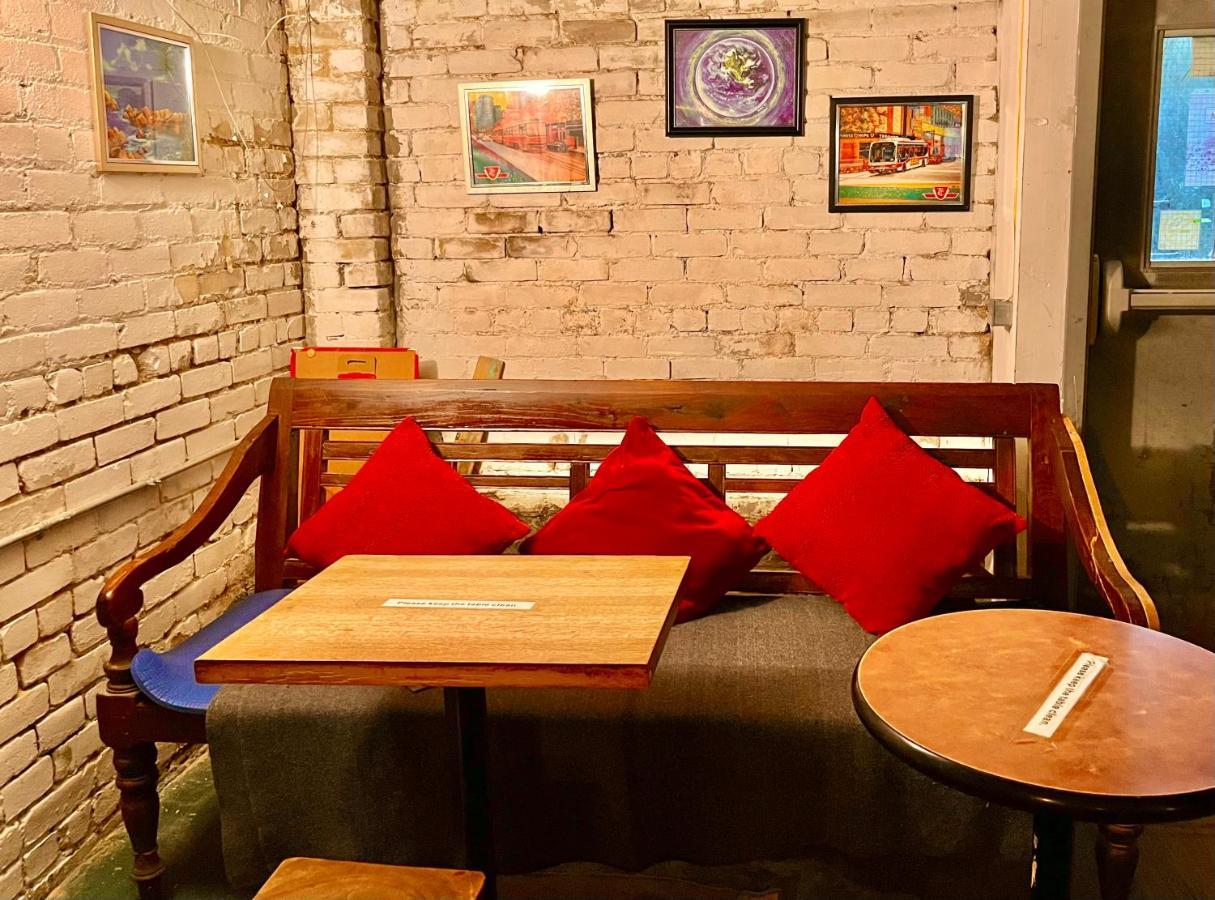 The Only Backpacker'S Inn (Adults Only) Toronto Exterior foto